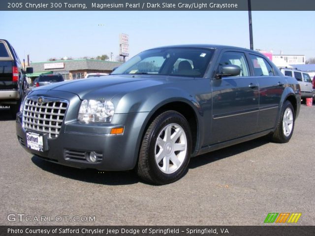 2005 Chrysler 300 Touring in Magnesium Pearl