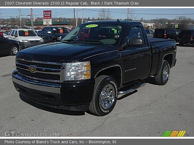 2007 Chevrolet Silverado 1500 LS Regular Cab in Black