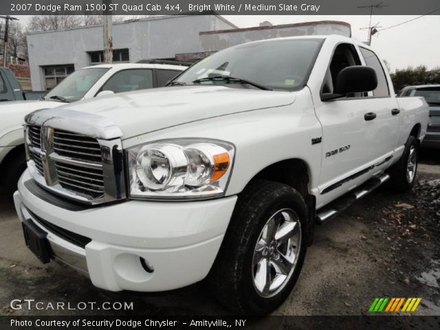 2007 Dodge Ram 1500 ST Quad Cab 4x4 in Bright White