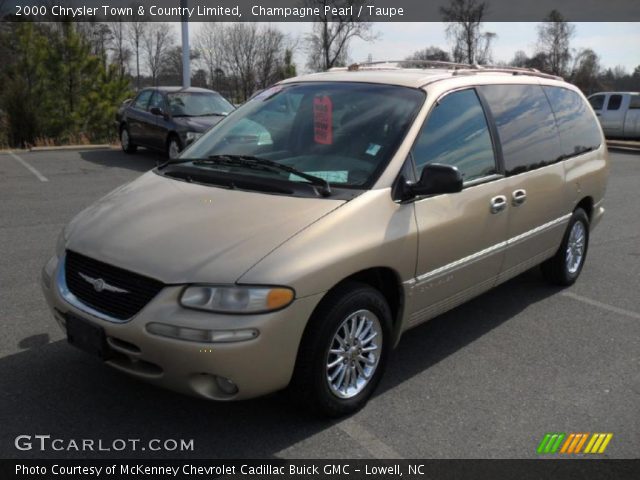 2000 Chrysler Town & Country Limited in Champagne Pearl