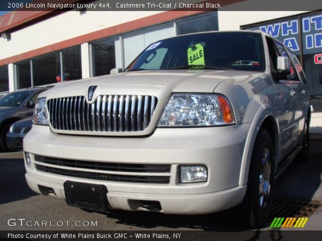 2006 Lincoln Navigator Luxury 4x4 in Cashmere Tri-Coat