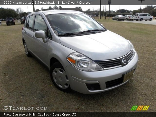 2009 Nissan Versa 1.8 S Hatchback in Brillant Silver