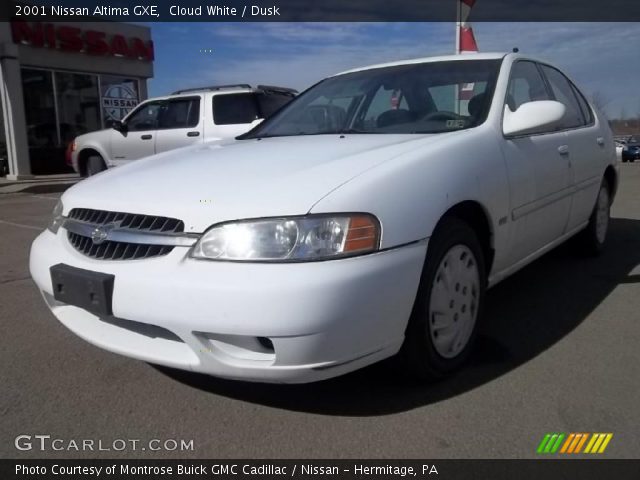 2001 Nissan Altima GXE in Cloud White
