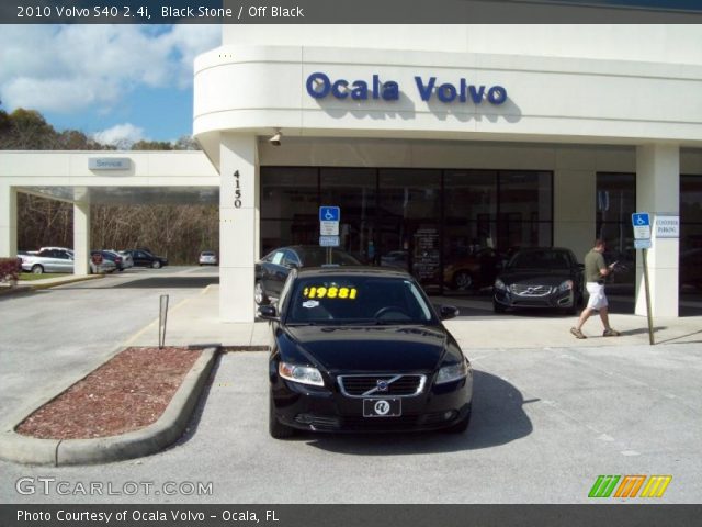 2010 Volvo S40 2.4i in Black Stone