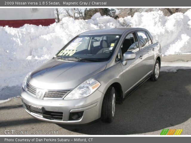 2009 Nissan Versa 1.8 S Sedan in Magnetic Gray