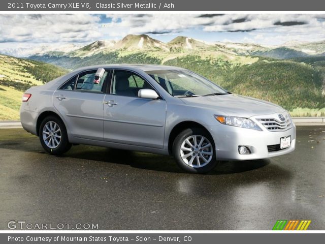 2011 Toyota Camry XLE V6 in Classic Silver Metallic