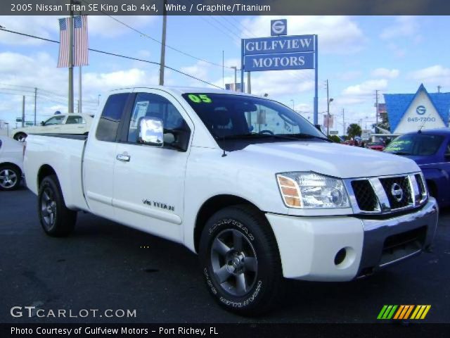 2005 Nissan Titan SE King Cab 4x4 in White