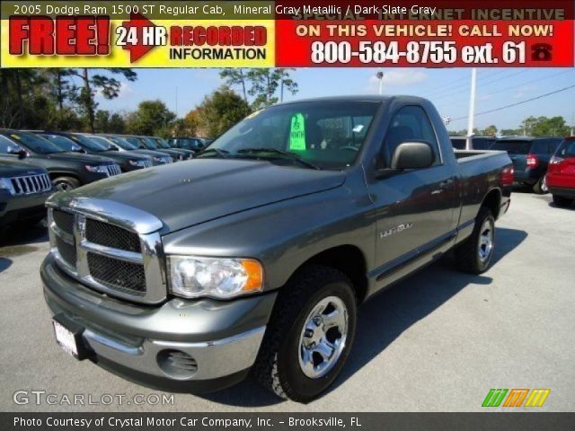 2005 Dodge Ram 1500 ST Regular Cab in Mineral Gray Metallic