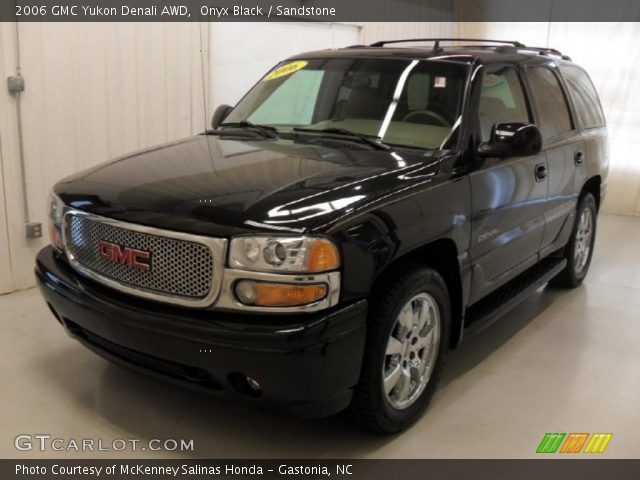 2006 GMC Yukon Denali AWD in Onyx Black