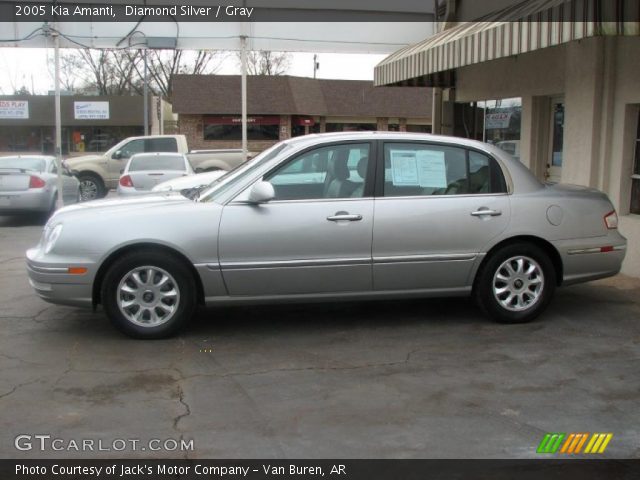 2005 Kia Amanti  in Diamond Silver