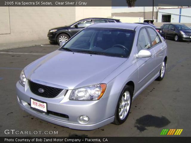 2005 Kia Spectra SX Sedan in Clear Silver