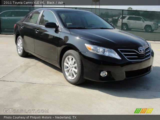 2011 Toyota Camry XLE V6 in Black