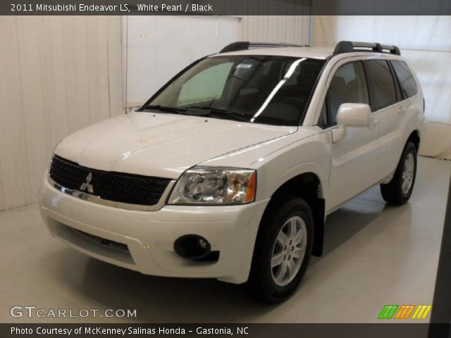 2011 Mitsubishi Endeavor LS in White Pearl