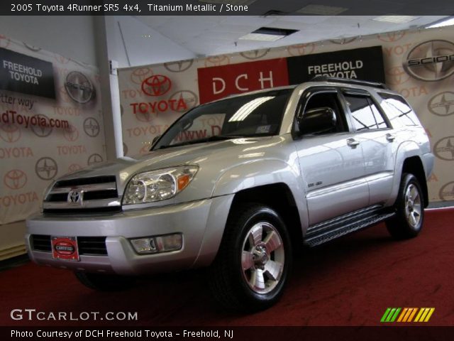 2005 Toyota 4Runner SR5 4x4 in Titanium Metallic