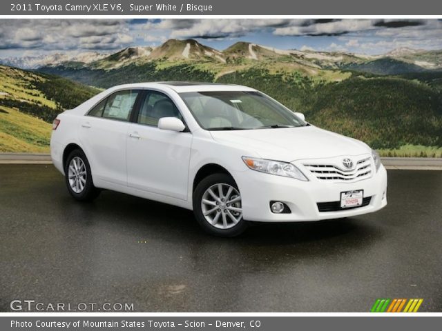 2011 Toyota Camry XLE V6 in Super White
