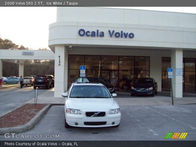 2008 Volvo S60 2.5T in Ice White