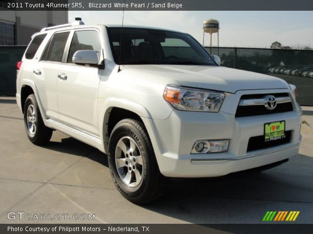 2011 Toyota 4Runner SR5 in Blizzard White Pearl