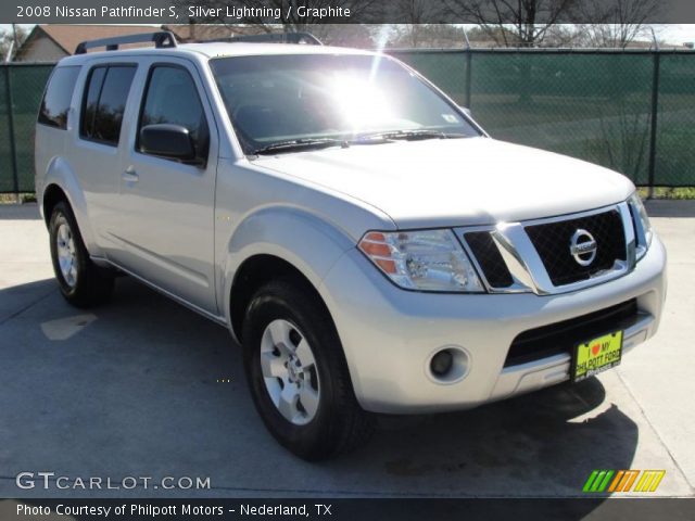 2008 Nissan Pathfinder S in Silver Lightning