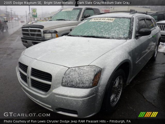 2005 Dodge Magnum SE in Bright Silver Metallic
