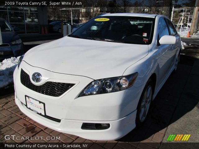 2009 Toyota Camry SE in Super White