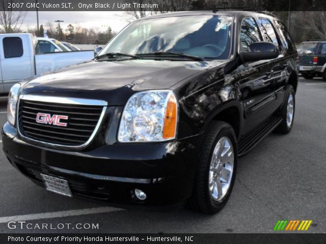 2007 GMC Yukon SLT in Onyx Black