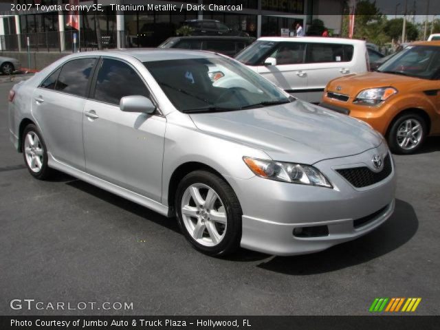 2007 Toyota Camry SE in Titanium Metallic
