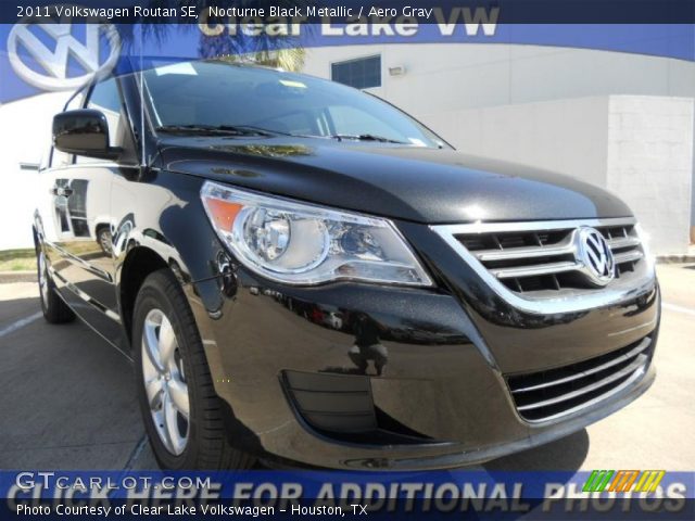 2011 Volkswagen Routan SE in Nocturne Black Metallic