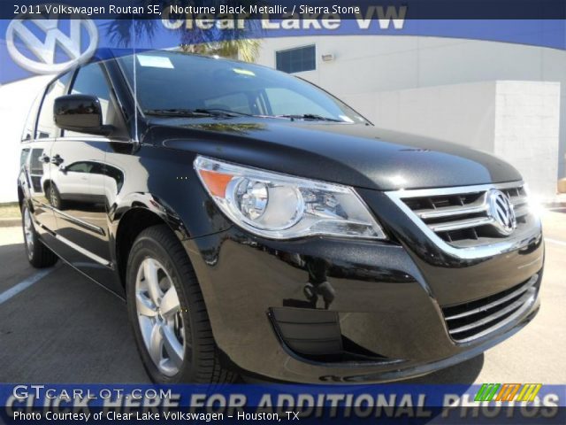 2011 Volkswagen Routan SE in Nocturne Black Metallic