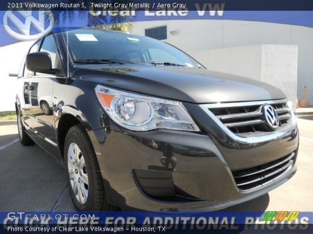 2011 Volkswagen Routan S in Twilight Gray Metallic
