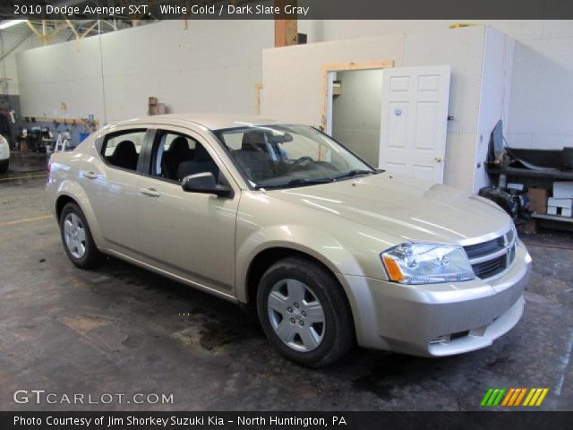 2010 Dodge Avenger SXT in White Gold