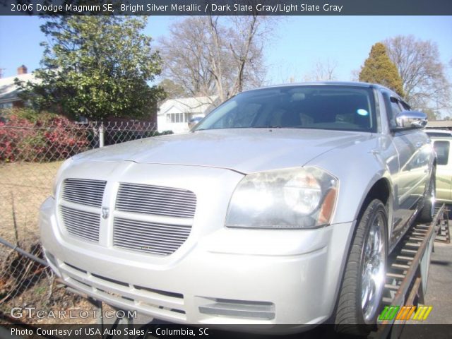 2006 Dodge Magnum SE in Bright Silver Metallic