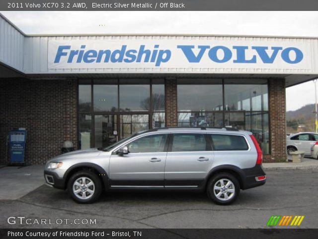 2011 Volvo XC70 3.2 AWD in Electric Silver Metallic