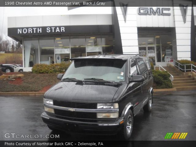 1998 Chevrolet Astro AWD Passenger Van in Black