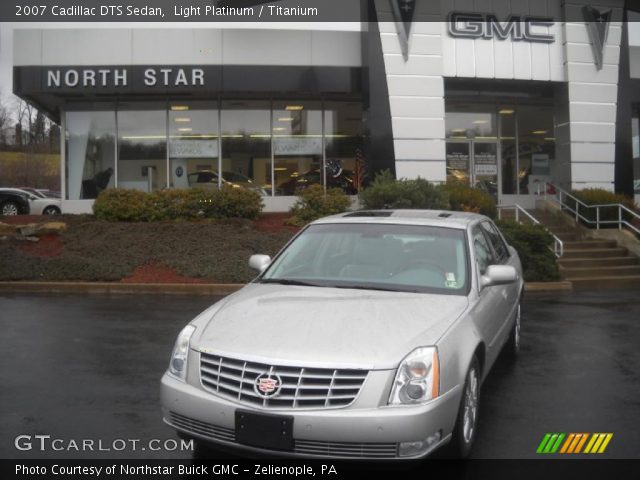 2007 Cadillac DTS Sedan in Light Platinum