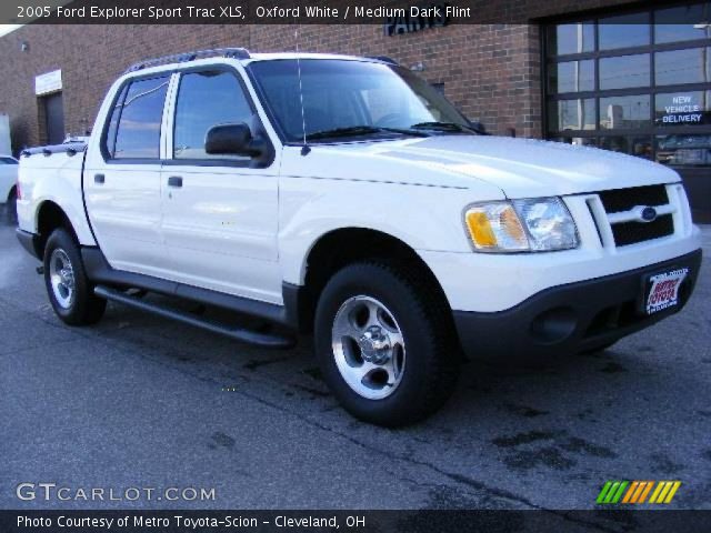 2005 Ford Explorer Sport Trac XLS in Oxford White