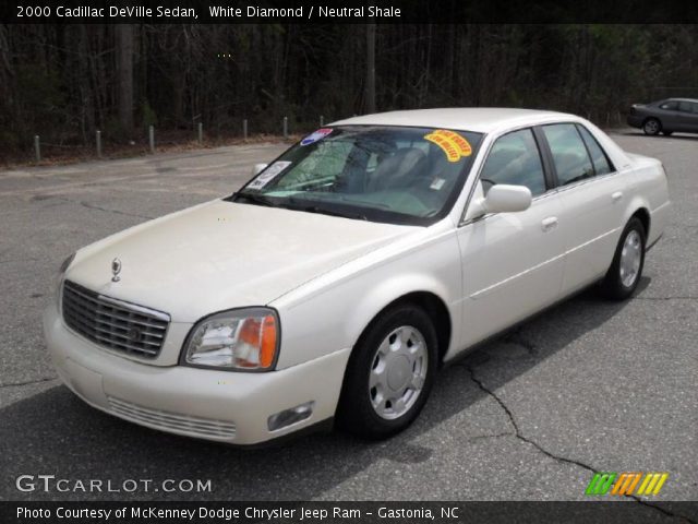 2000 Cadillac DeVille Sedan in White Diamond