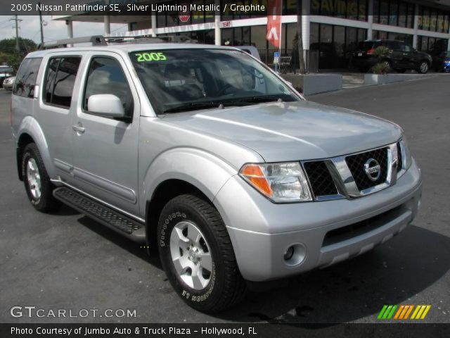 2005 Nissan Pathfinder SE in Silver Lightning Metallic