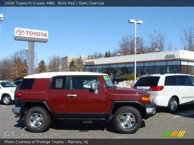 2009 Toyota FJ Cruiser 4WD in Brick Red