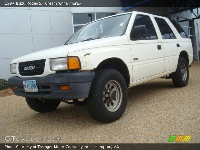 1994 Isuzu Rodeo S in Cream White