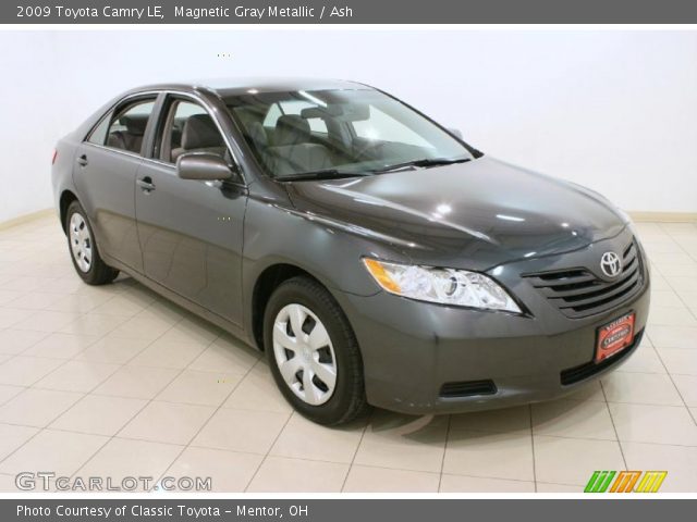 2009 Toyota Camry LE in Magnetic Gray Metallic