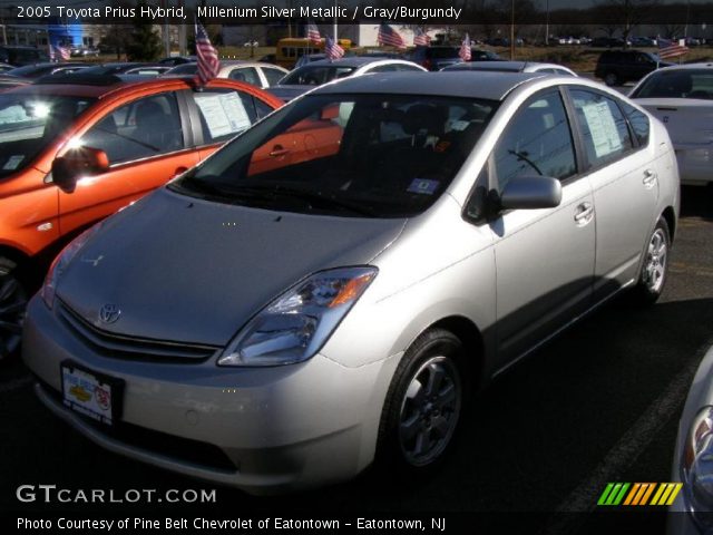 2005 Toyota Prius Hybrid in Millenium Silver Metallic