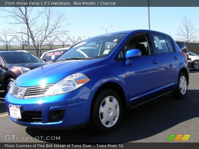 2009 Nissan Versa 1.8 S Hatchback in Blue Metallic