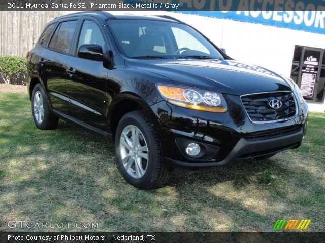 2011 Hyundai Santa Fe SE in Phantom Black Metallic