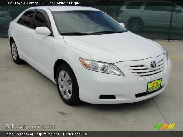 2009 Toyota Camry LE in Super White