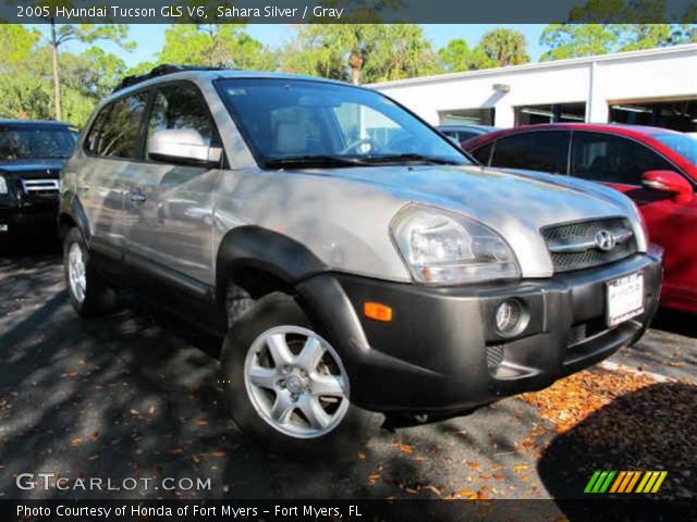 2005 Hyundai Tucson GLS V6 in Sahara Silver
