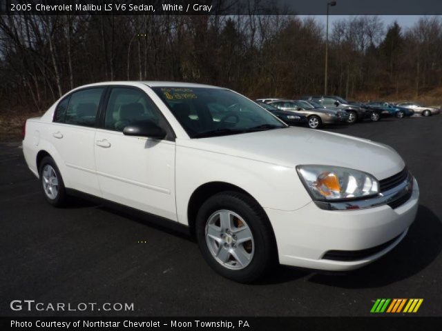 2005 Chevrolet Malibu LS V6 Sedan in White