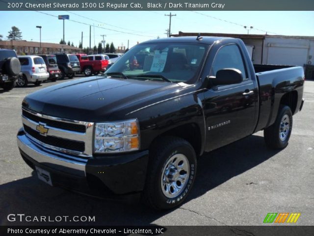 2007 Chevrolet Silverado 1500 LS Regular Cab in Black