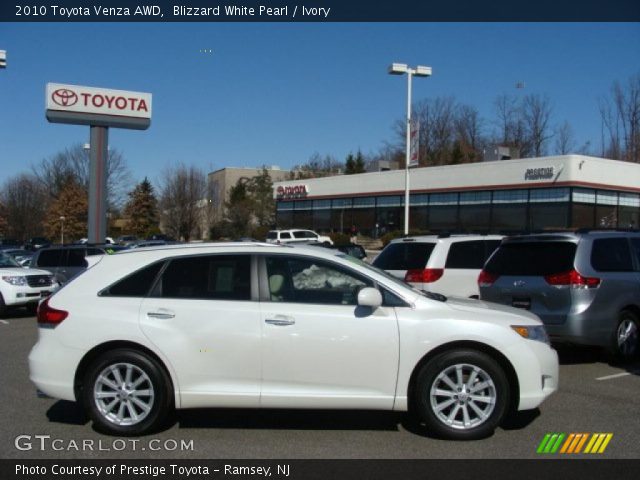 2010 Toyota Venza AWD in Blizzard White Pearl