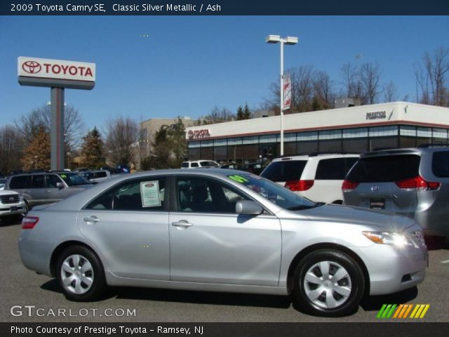 2009 Toyota Camry SE in Classic Silver Metallic
