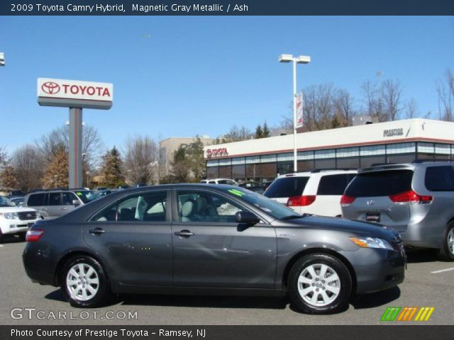 2009 Toyota Camry Hybrid in Magnetic Gray Metallic